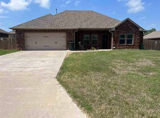 33 Blue Meadow Dr, Elgin, OK 73538