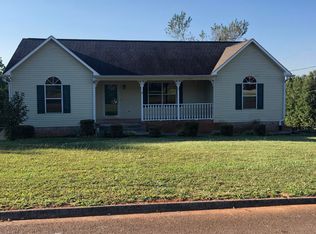 251 Oakwood Estates Dr, Lenoir City, TN 37772