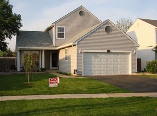 1920 Isle Royal Ln, Hanover Park, IL 60133