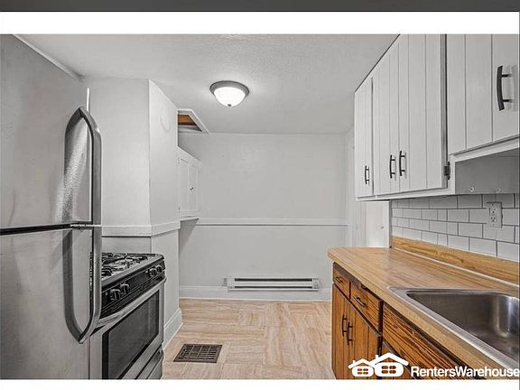 3rd image of 2032 Manitou Ave