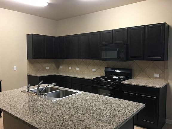 5th image of 609 Brashear Ln