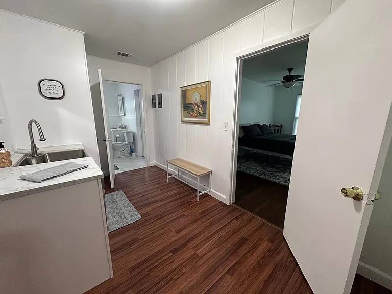 Grayson St — Photo 17
