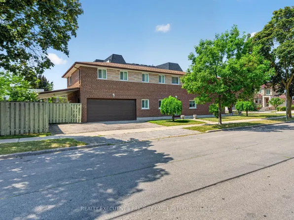 355 Glen Park Ave, Toronto, ON M6B 2E6