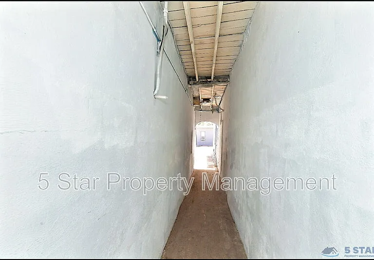 1908B Olive Ave — Photo 5