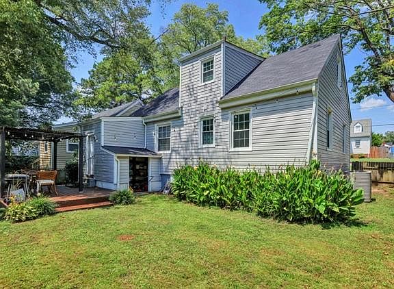 3rd image of 2301 Parkside Ave