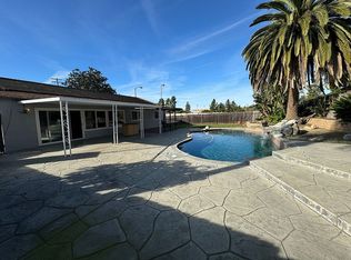 1463 Heidi Cir, Vista, CA 92084