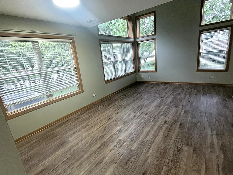 156 Castlewood Ct #156 — Photo 4