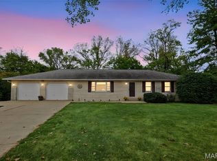 12 Blossom Lake Ln, Maryville, IL 62062
