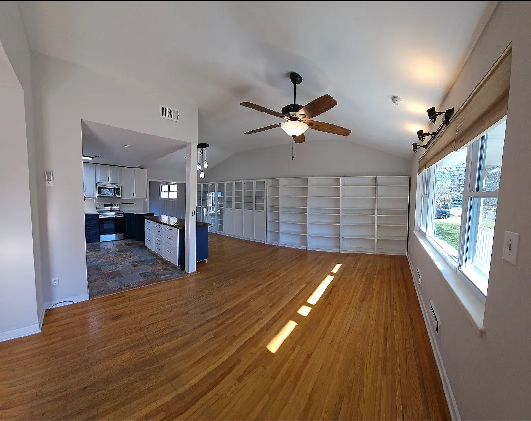 1304 Sheppard Ave — Photo 2