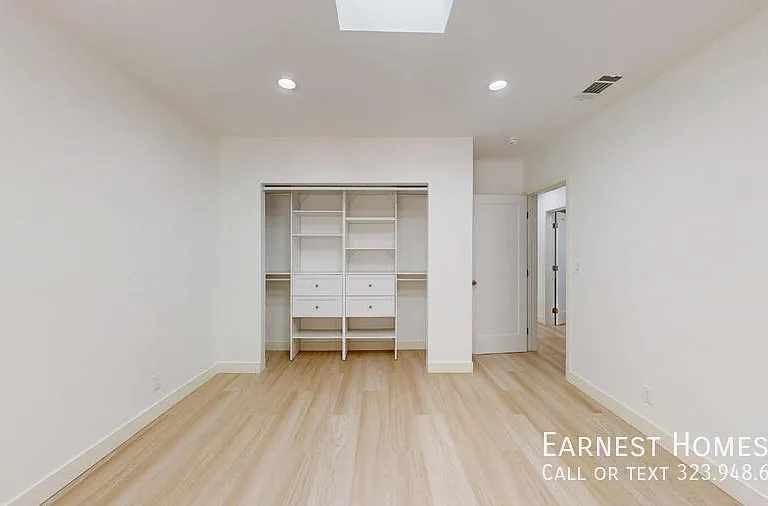 5844 Vesper Ave — Photo 13