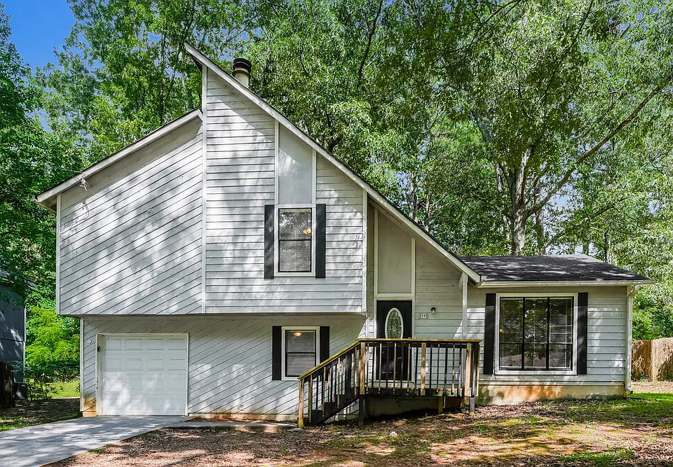 1115 Forest Path