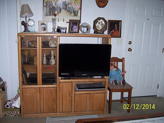 Entertainment center