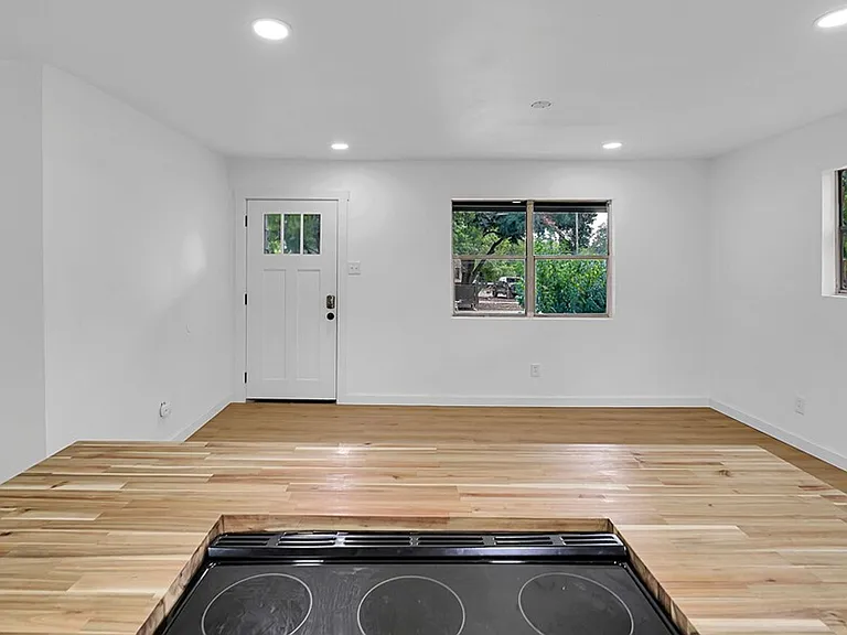 2809 Parrott Ave — Photo 11