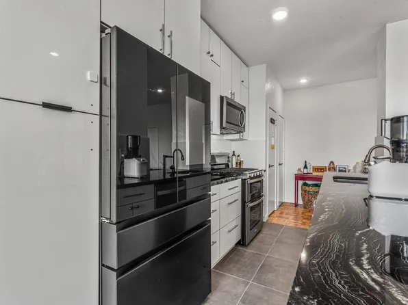 166-25 Powell Cove Boulevard image 9 of 27