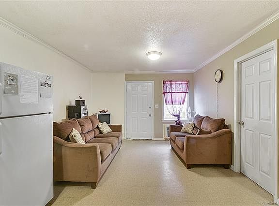 3rd image of 1134 W Davidson Ave