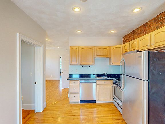 5th image of 1 Henderson Ave #2