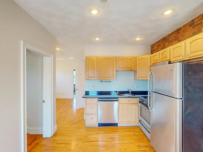 1 Henderson Ave #2 — Photo 5