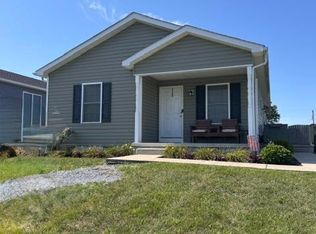 80 Hanshew Ln, Martinsburg, WV 25404