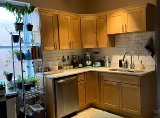 927 W 32nd St #2R, Chicago, IL 60608