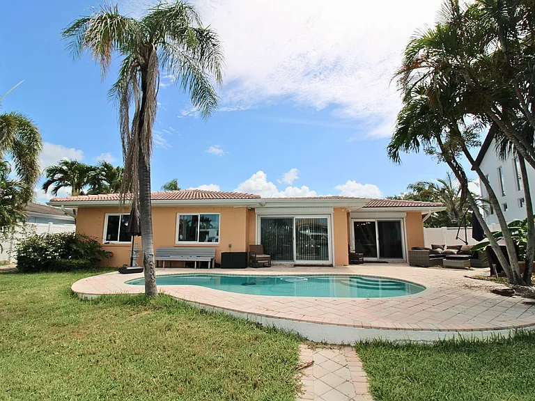 10128 Yacht Club Dr — Photo 26