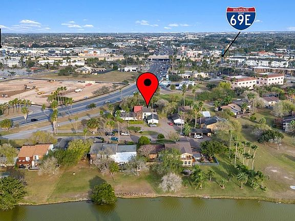 3rd image of 705 Continental Dr APT 3
