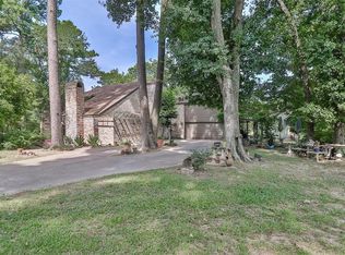 8 Kim Dr, Spring, TX 77373
