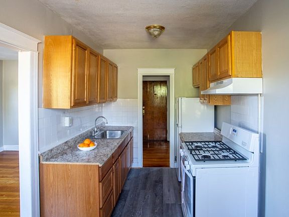 4th image of 83 S State Rd APT A409