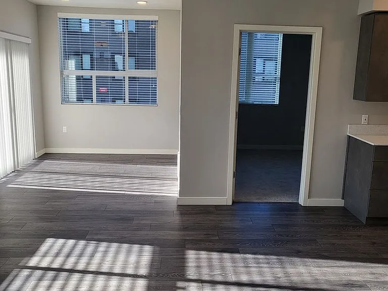 Pacific Ridge Apartments — Photo 38
