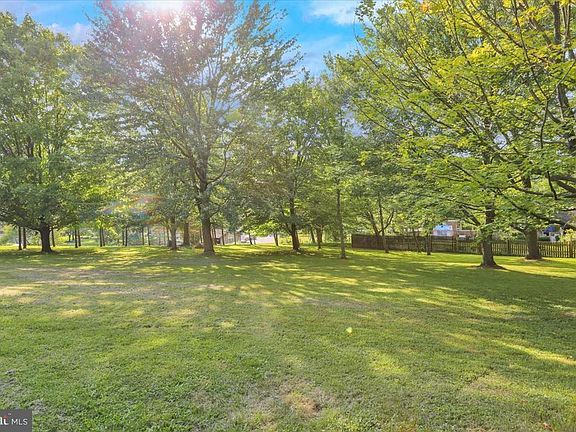 3rd image of 48 Old Friedensburg Rd