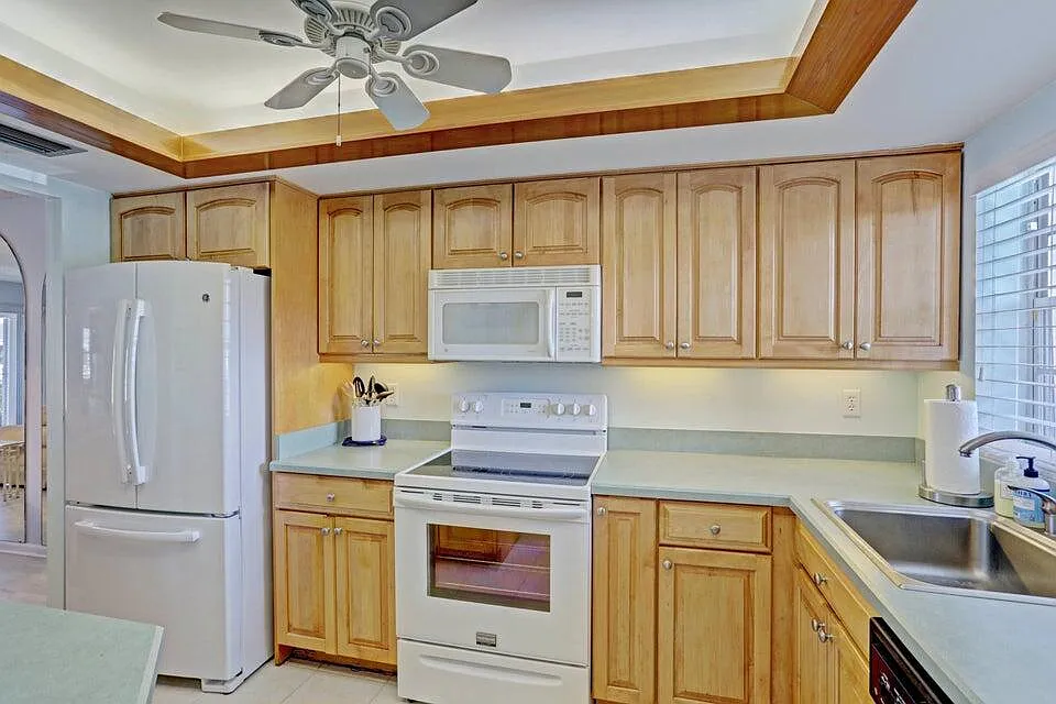 2 bed, 2.0 bath, 1143 sqft, $2,675 — Photo 2