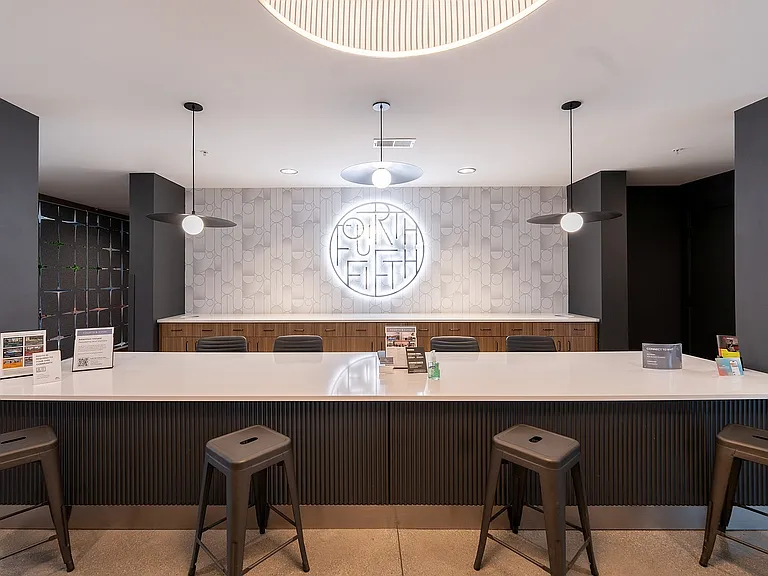 4th & 5th Leasing Desk