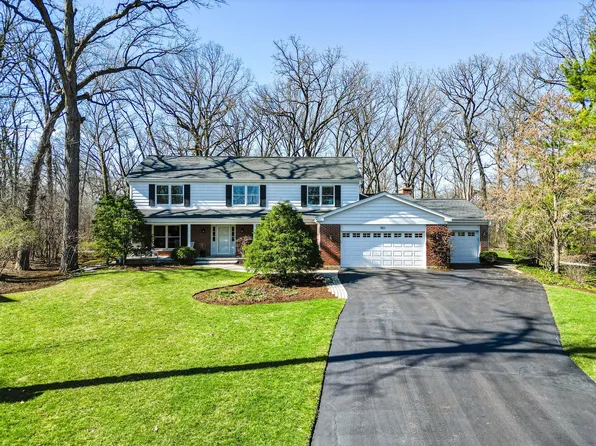901 Bruce Ct, Libertyville, IL 60048