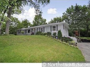 275 Ridgeview Dr, Wayzata, MN 55391