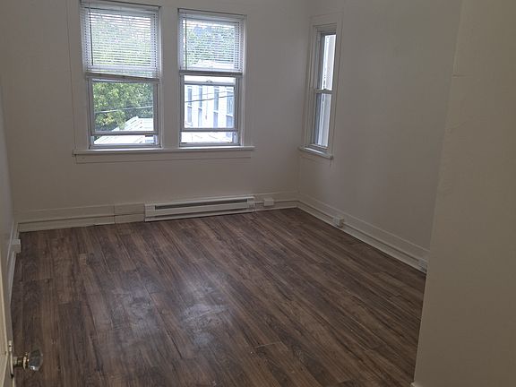 4th image of 139 Summit Ave #5