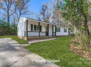 6104 Bridlewood Ln, Charlotte, NC 28215