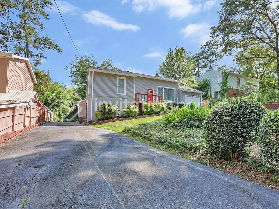 5085 Fairmont Rd SE