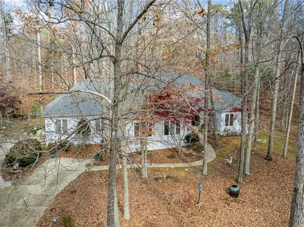 2400 Hunters Crossing Trl, Summerfield, NC 27358