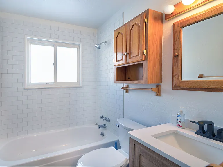 2740 El Capitan Dr — Photo 8