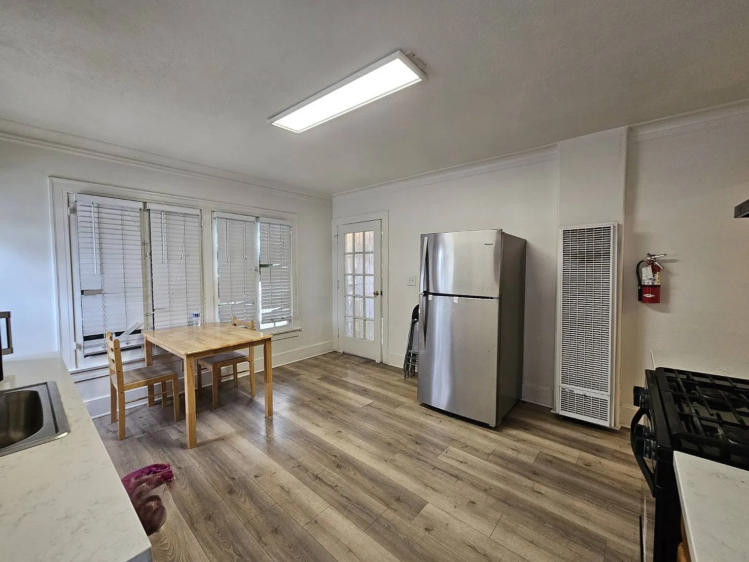 3 bed, 880 sqft, $2,275 — Photo 4