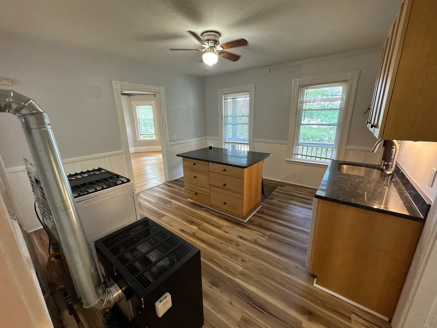 2 bed, 1200 sqft, $1,950 — Photo 4