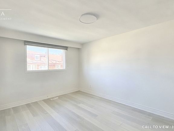 3rd image of 18 Terryhill Cres #1