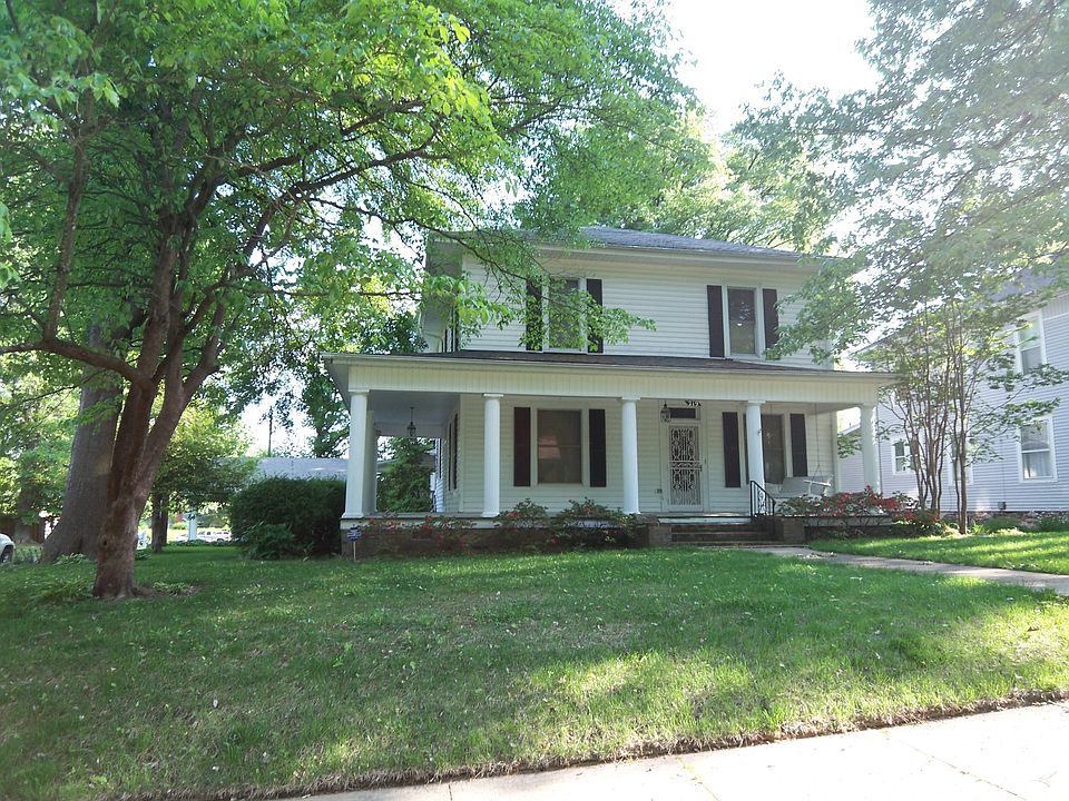 1st image of 219 Oak St