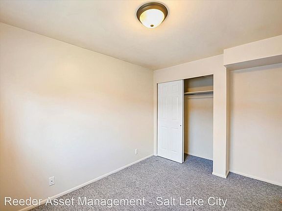 3rd image of 1049 E Crandall Ave #1051