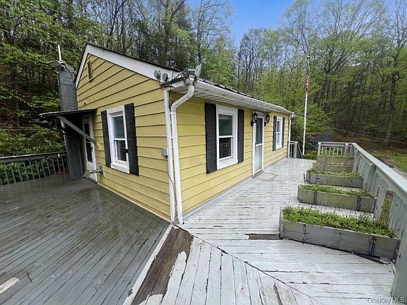 4th image of 303 Buttermilk Falls Road