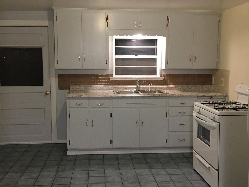 1st image of 109 N School Ave APT 8