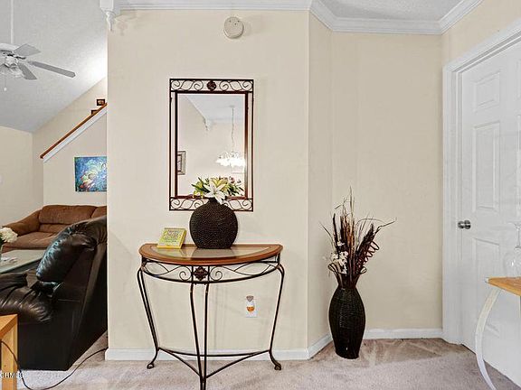 4th image of 310 Emerald Cove Ct #3