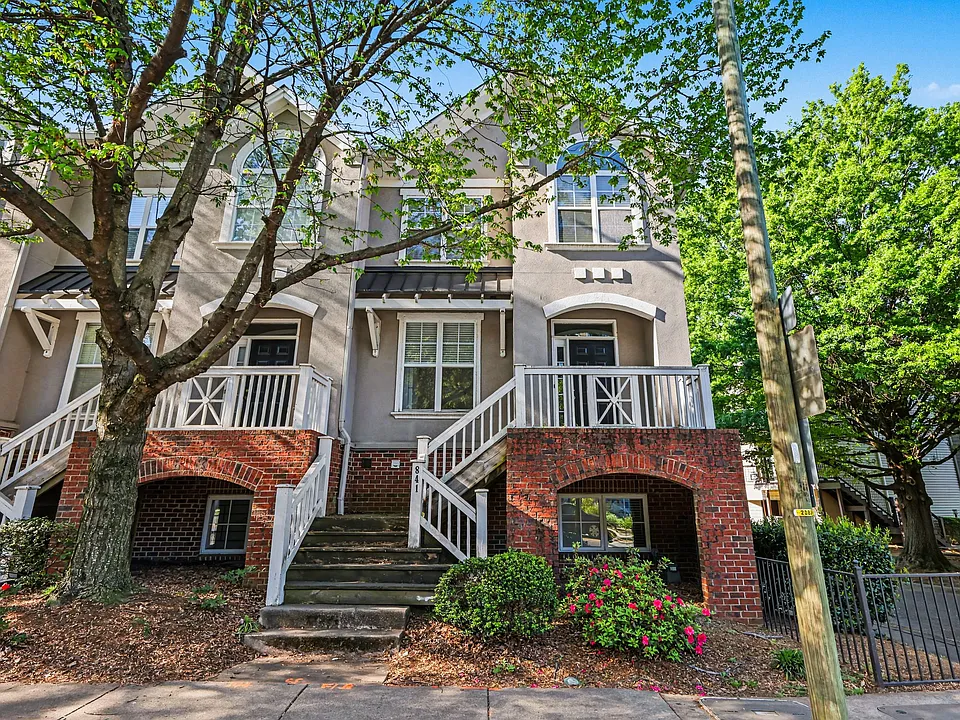 841 W 4th St