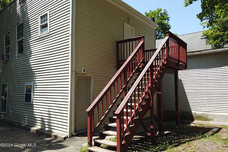 4th image of 65 Tyler Street