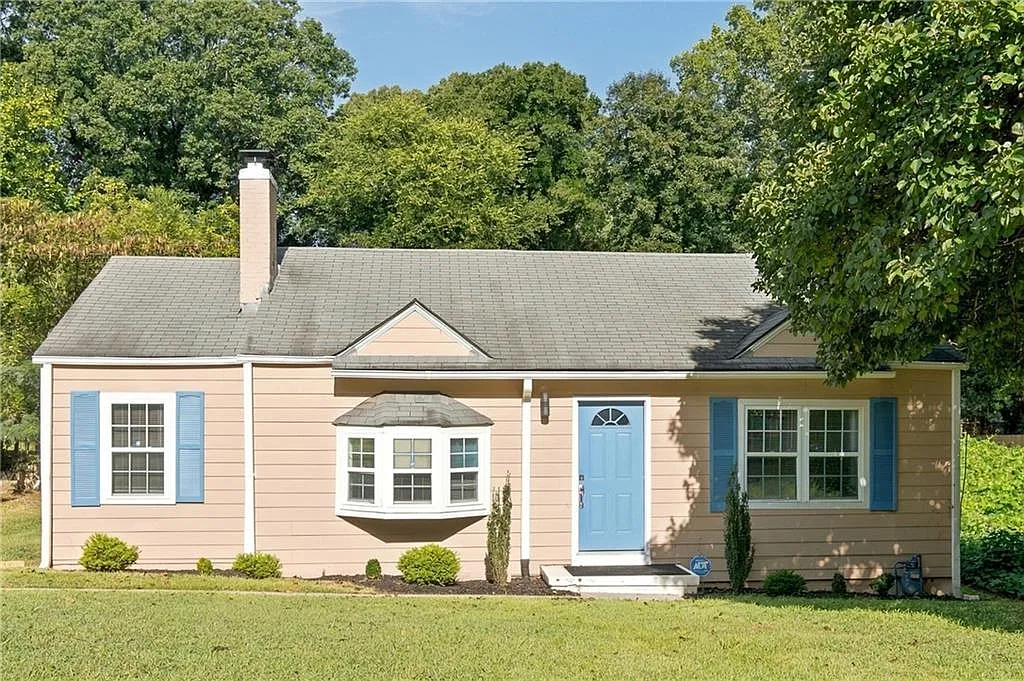 3 bed, 2.0 bath, 1339 sqft, $1,750 — Photo 1