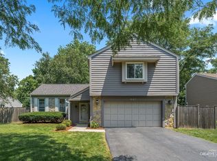 447 Newport Dr, Naperville, IL 60565